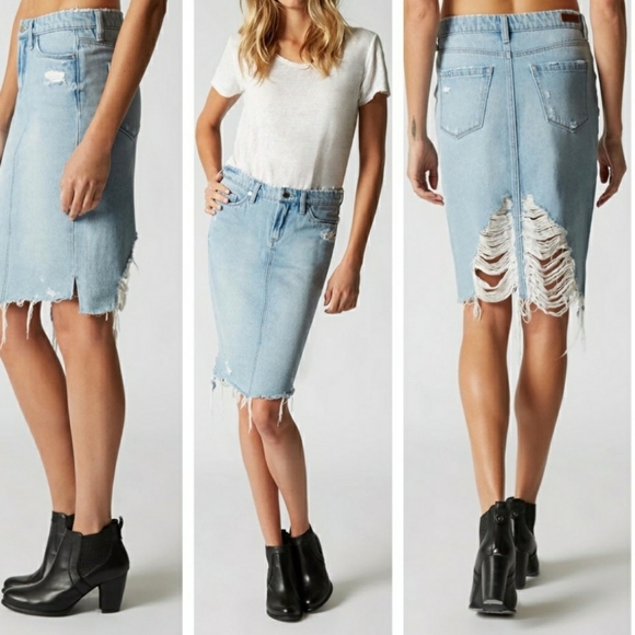 BLANK NYC Distressed Big Reveal Denim Skirt - Picture 3 of 7